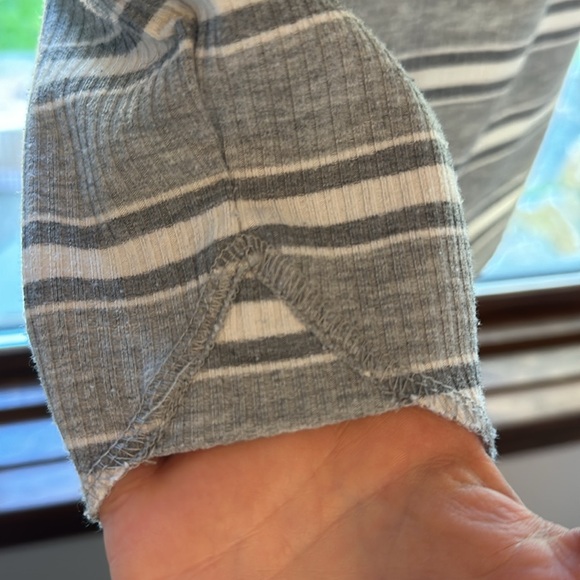 Gentle fawn striped dress - Picture 3 of 3